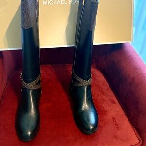 MICHEAL KORS PRESTON BOOT SIZE US 8.5M NEVER WORN